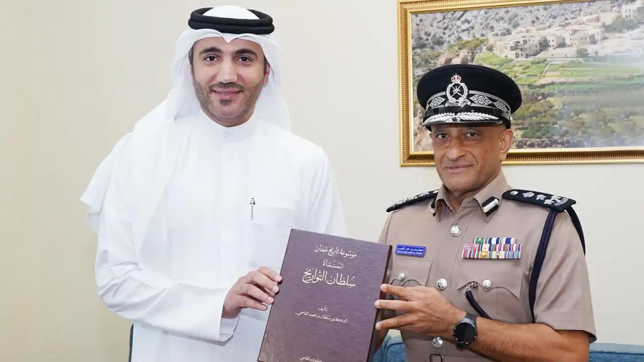 تعاون حدودي مشترك.. وفد لجنة منافذ الشارقة يزور نقطة الروضة في سلطنة عُمان